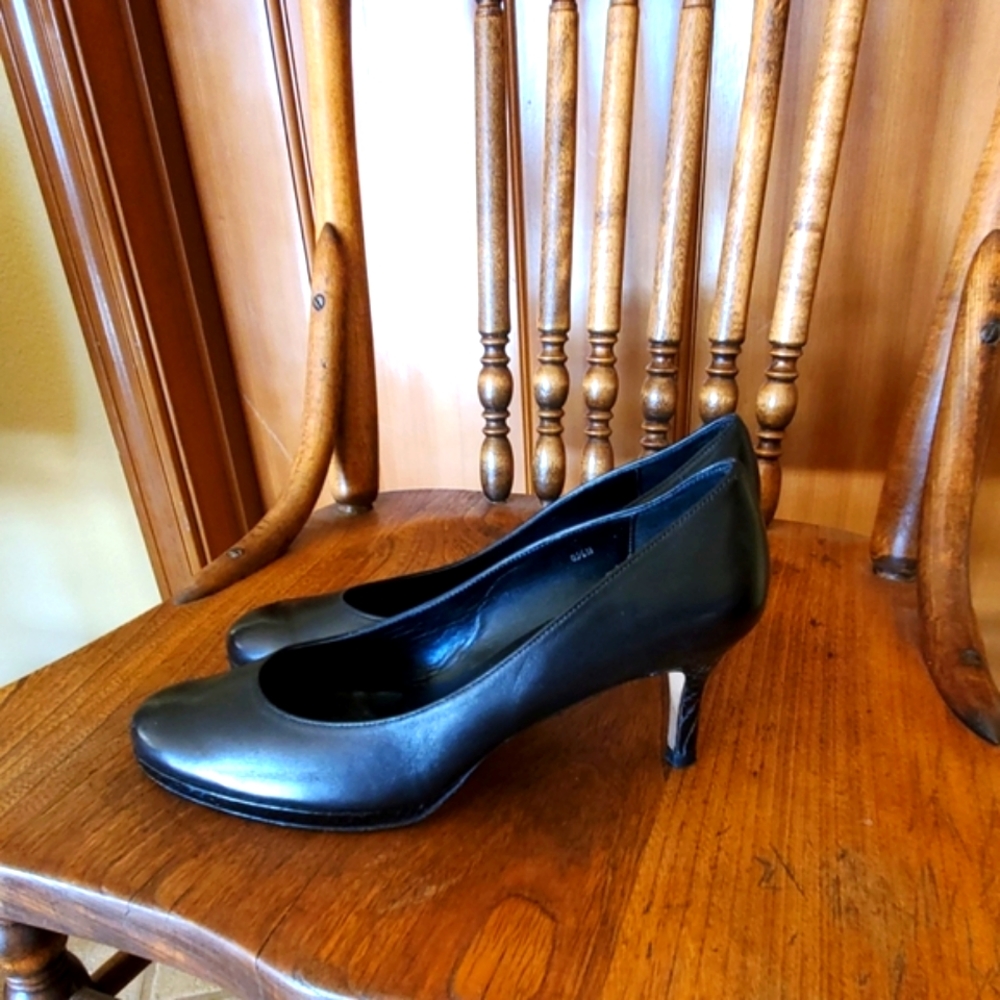 Vaneli Heels